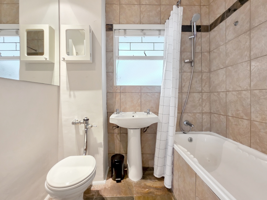 2 Bedroom Property for Sale in Three Anchor Bay Western Cape